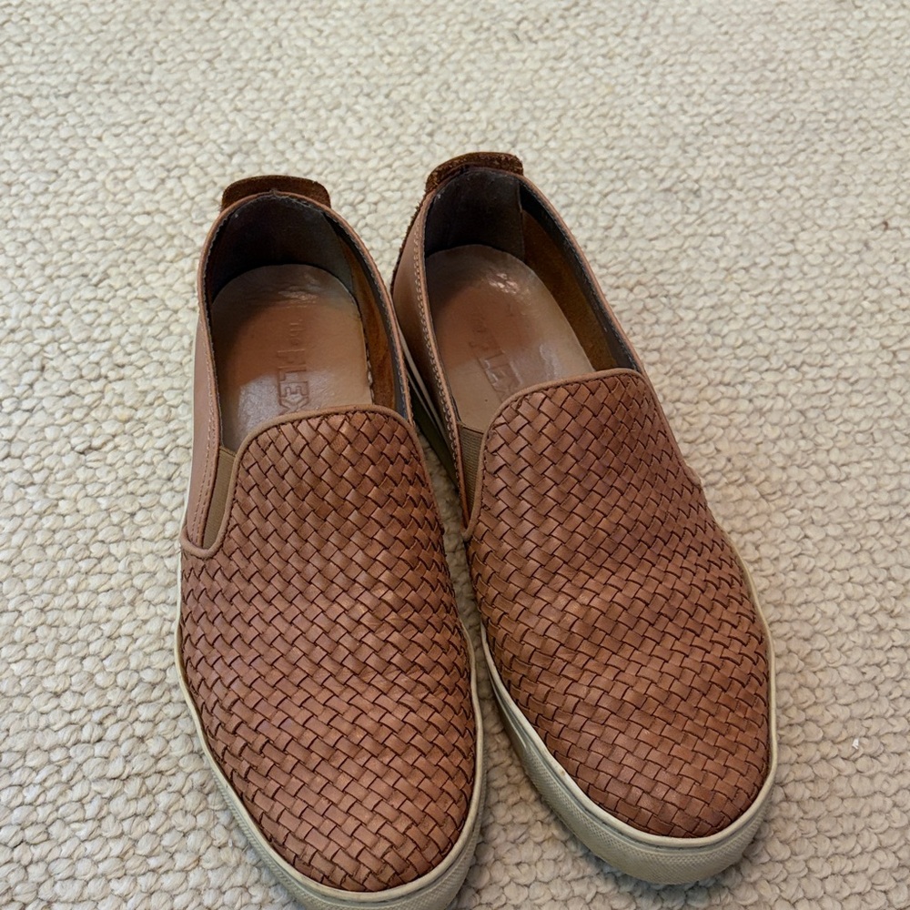 THE FLEXX Women's Tan Woven Slip-On Clogs
